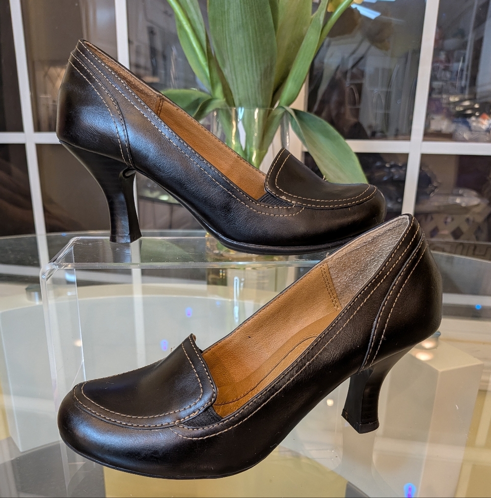 Sofft Navy Heeled Loafers 6